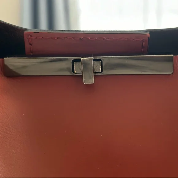 Genuine Gianni Chiarini rusty orange crossbody/shoulder bag. Made in Italy. - Picture 9 of 16